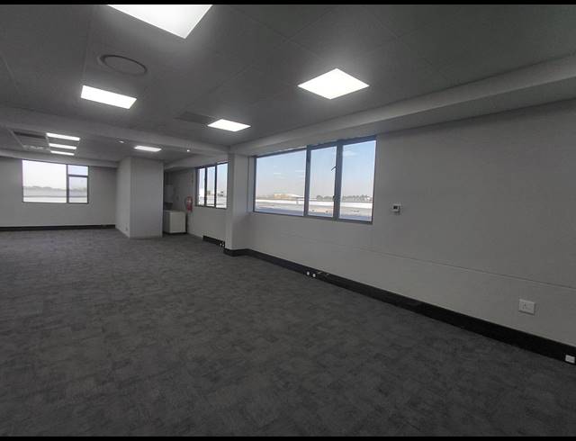 267M² OFFICE TO LET IN MAGALIESSIG